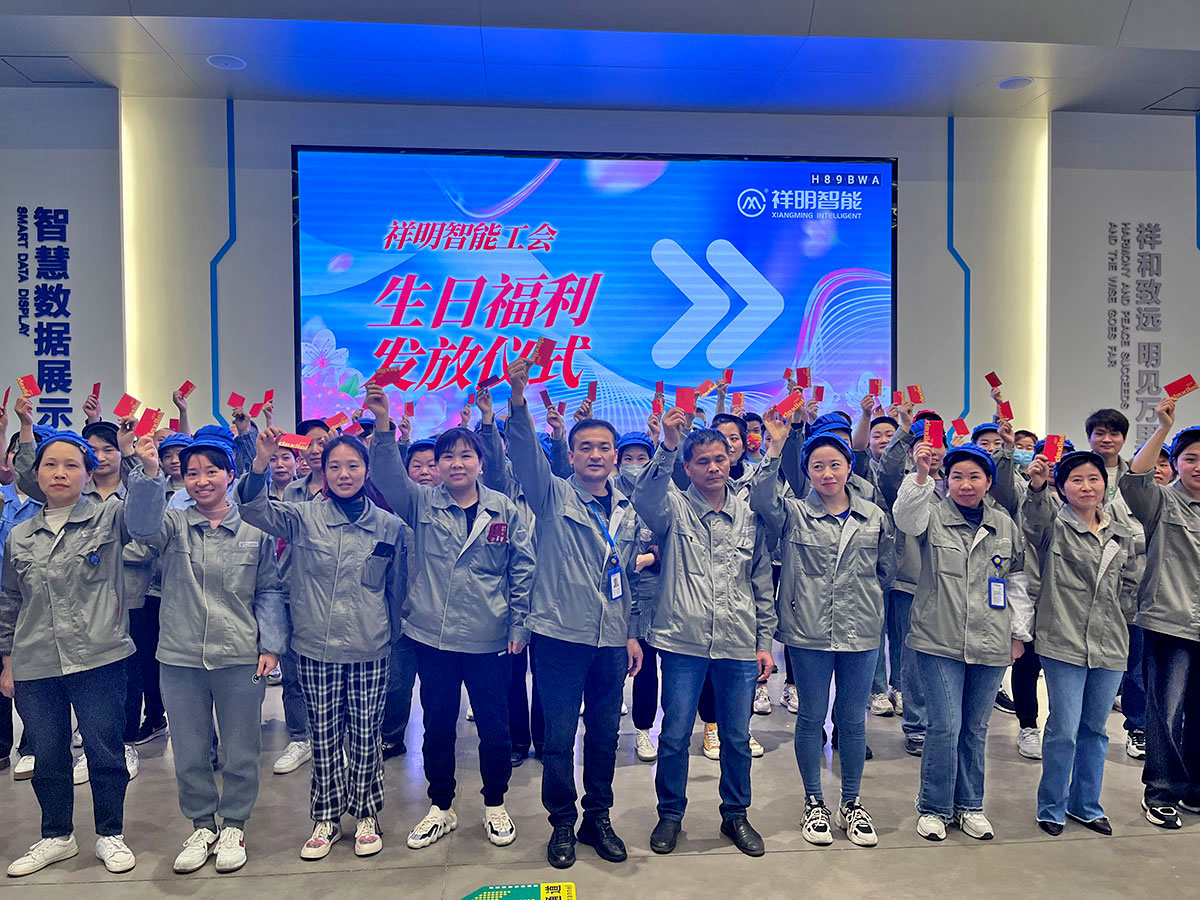 ���ո���